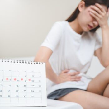 Нарушения менструального цикла в различные периоды жизни женщины